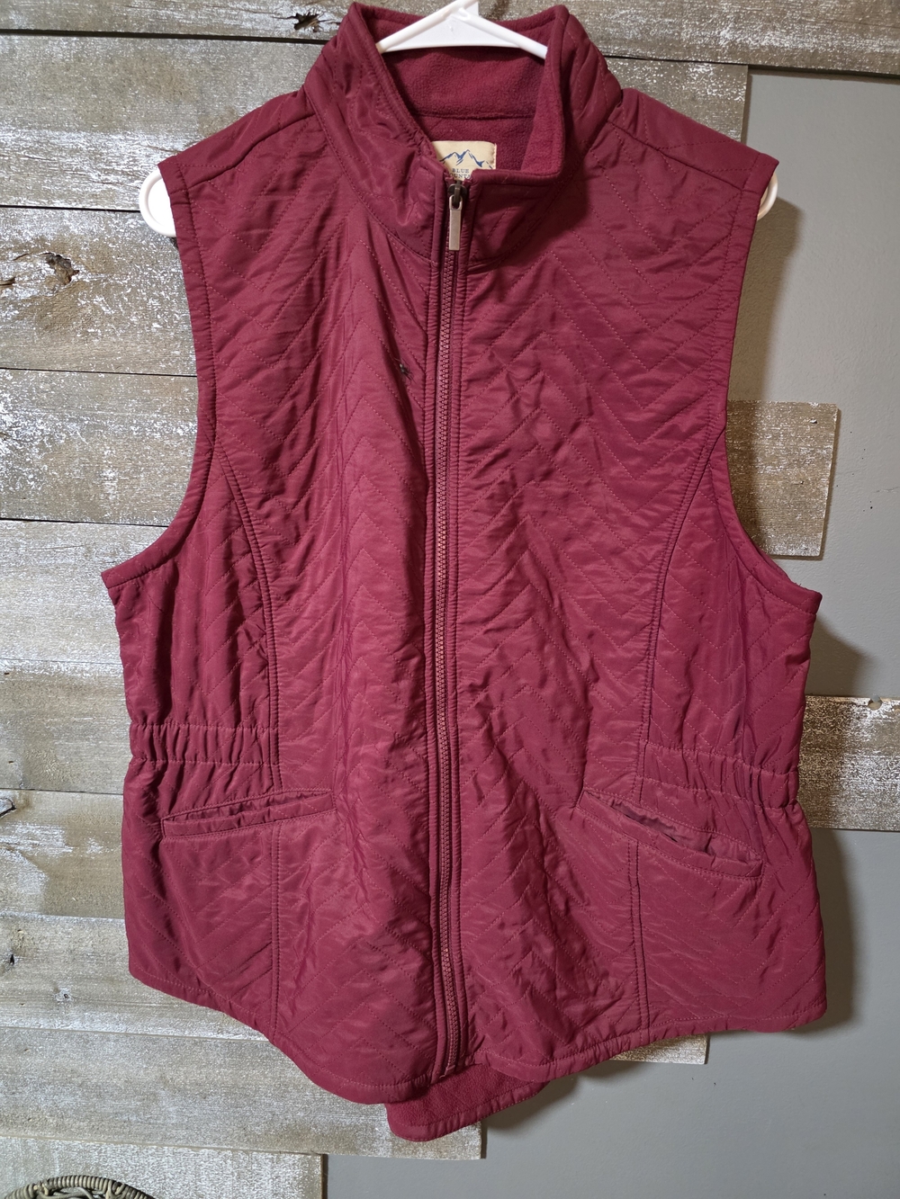 Women's Quilted Sleeveless Vest - Burgundy